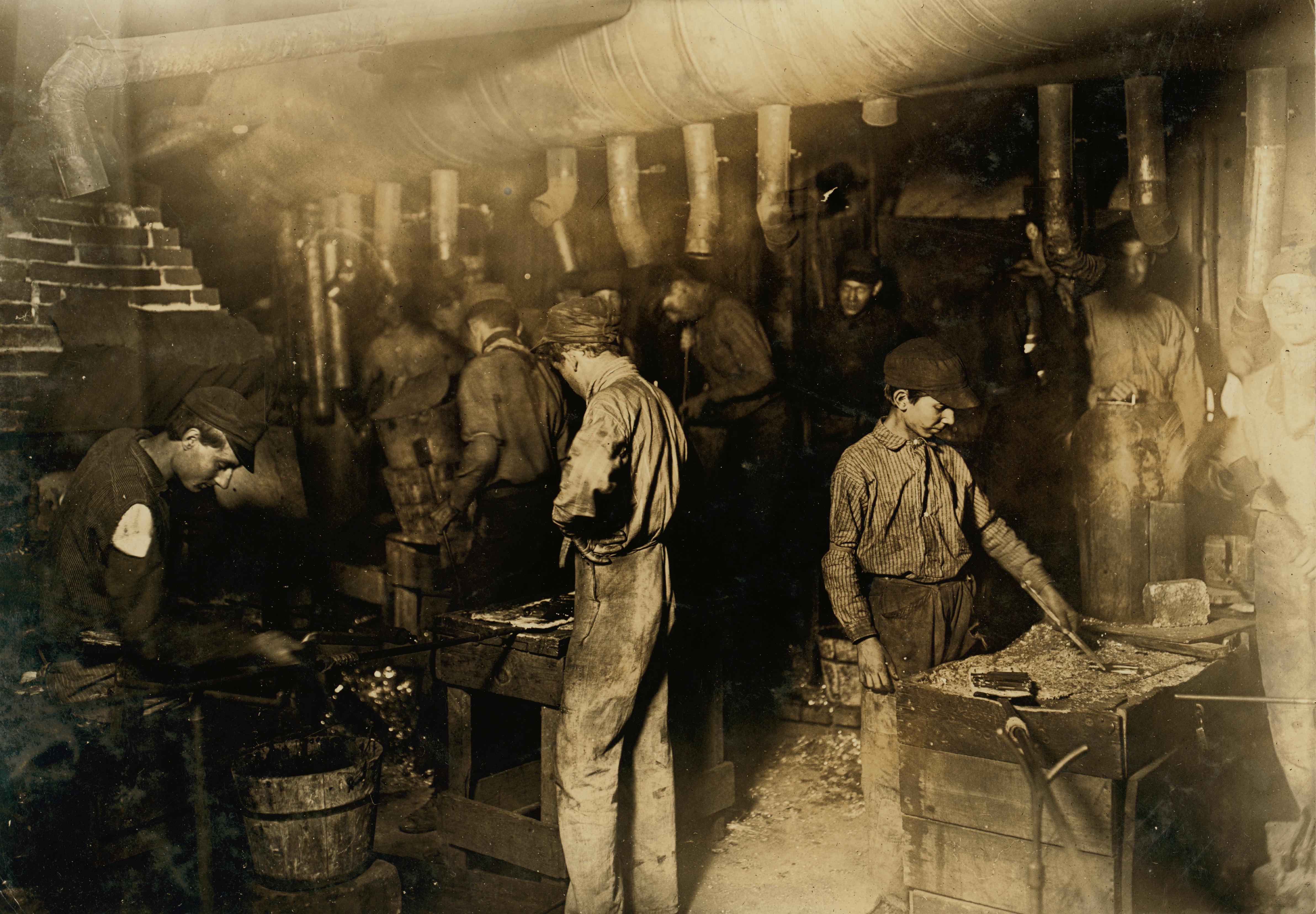 Hine - Indiana glassworks night scene, 1908 1