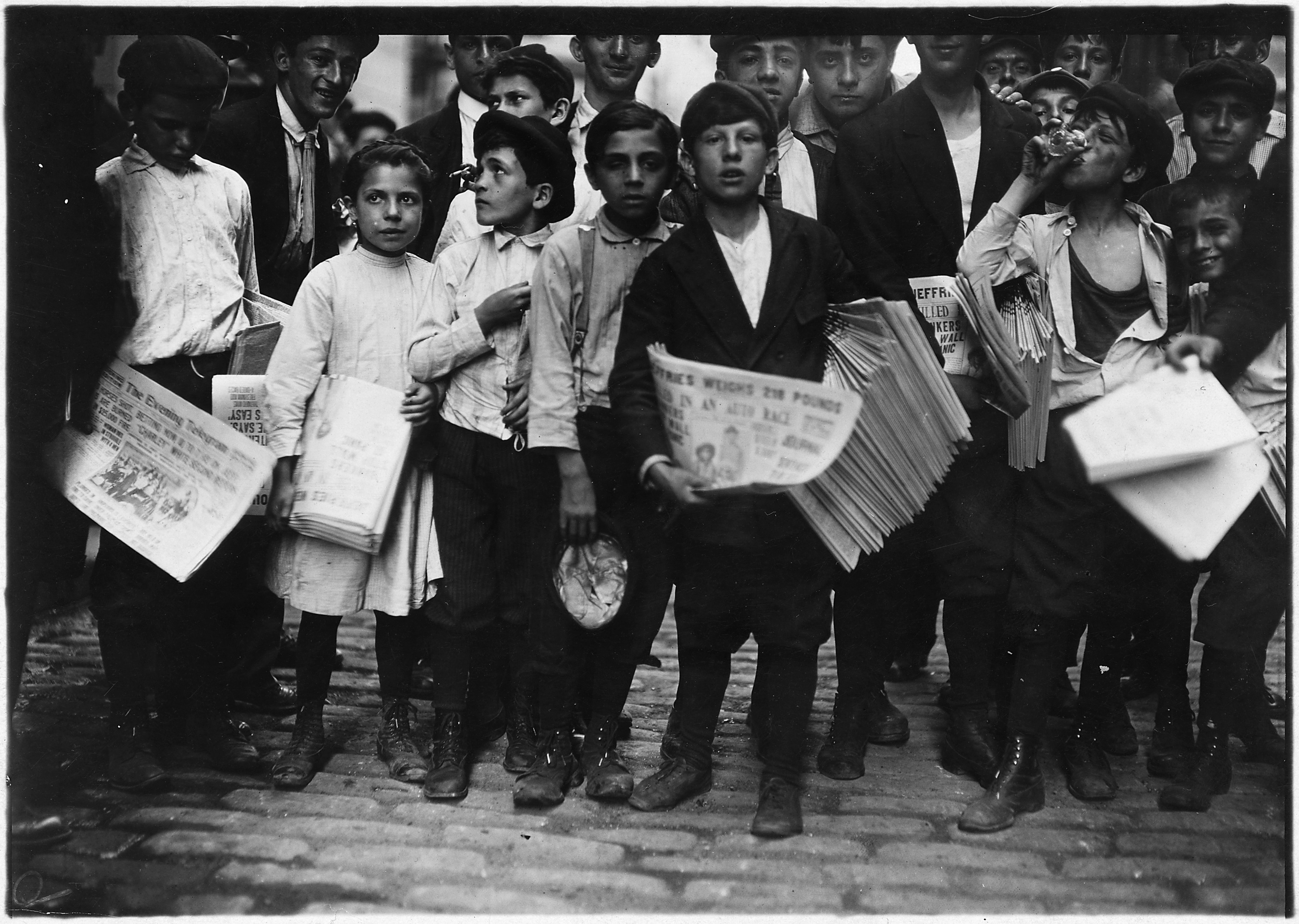 Newsboys and newsgirl. Getting afternoon papers. New York City. - NARA - 523329