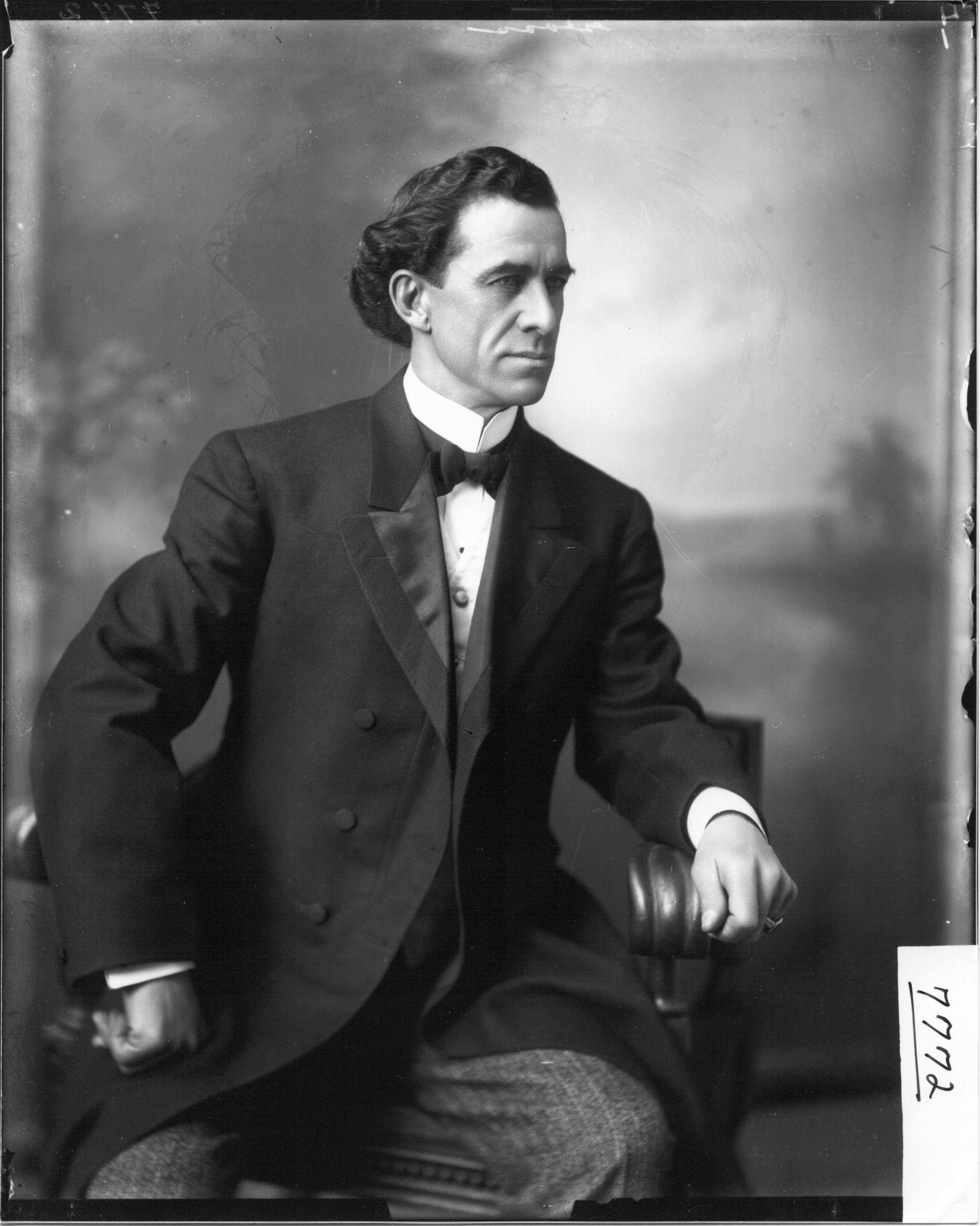 Portrait photograph of William Reeves 1907 (3195530688)