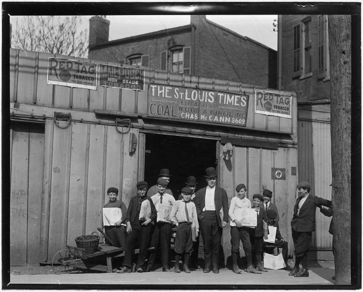 A branch office in a coal shed. St. Louis, Mo. - NARA - 523305