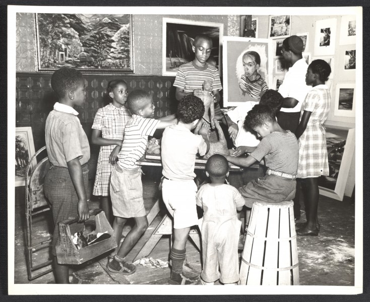 Archives of American Art - Children at a free Federal Art Project art class - 12043