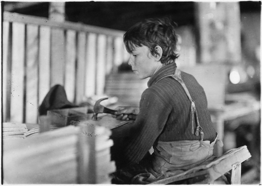 Boys making melon baskets. A basket factory. Evansville, Ind. - NARA - 523098