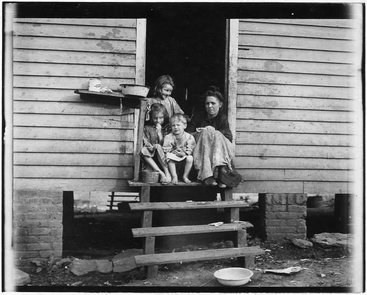 George Cross's home and some of the family. Sanitation below the average. Spartenburg, S.C. - NARA - 523542