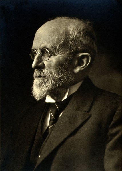 Karl Wilhelm Theodor Richard Hertwig. Photograph by Müller- Wellcome V0026545