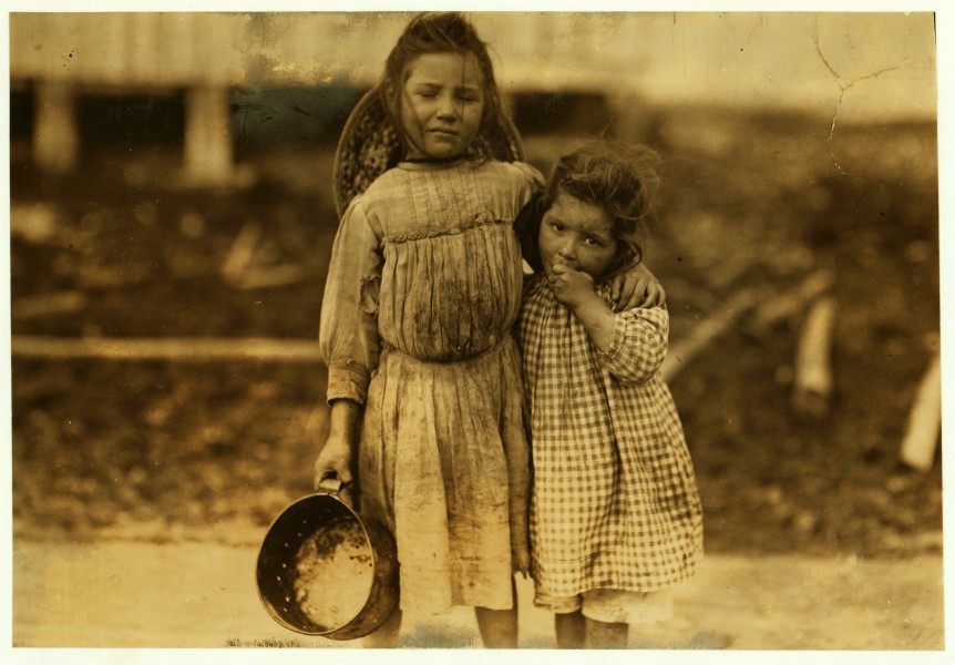 Lewis Hine, Maud and Grade Daly, 5 and 3 years old, shrimp pickers, Bay St. Louis, Mississippi, 1911