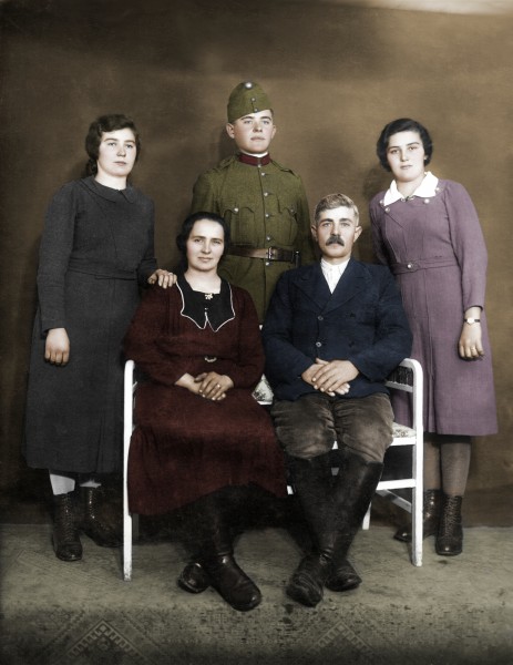 Photo Family Hungary - Somogyi Hajdúszoboszló 1940 (Petrányi) (colored)