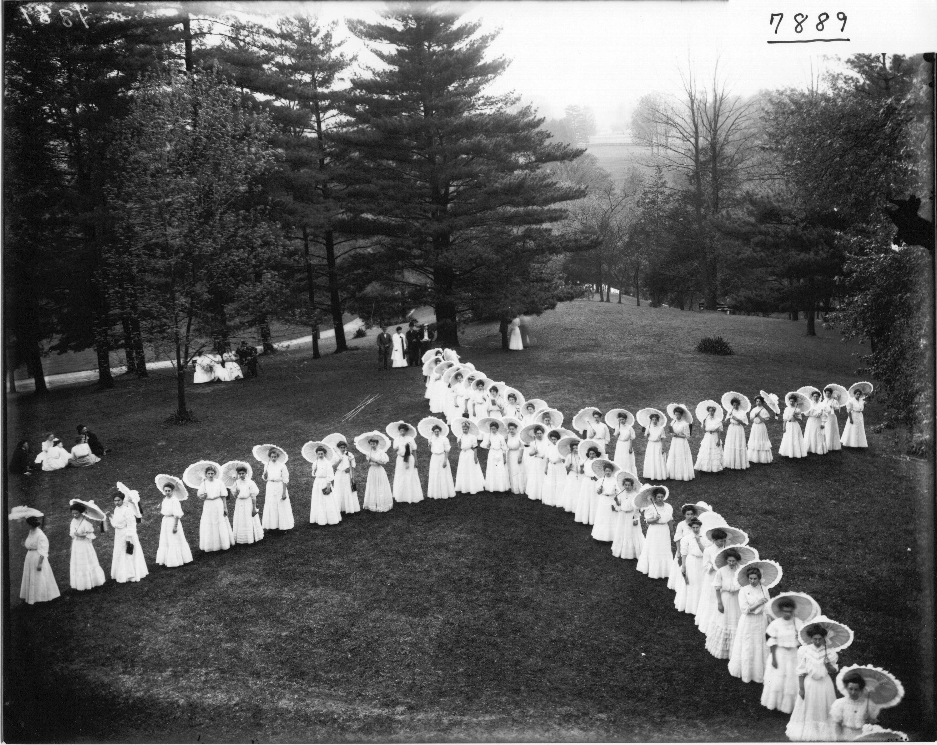 Procession at Western College on Tree Day 1907 (3192670062)