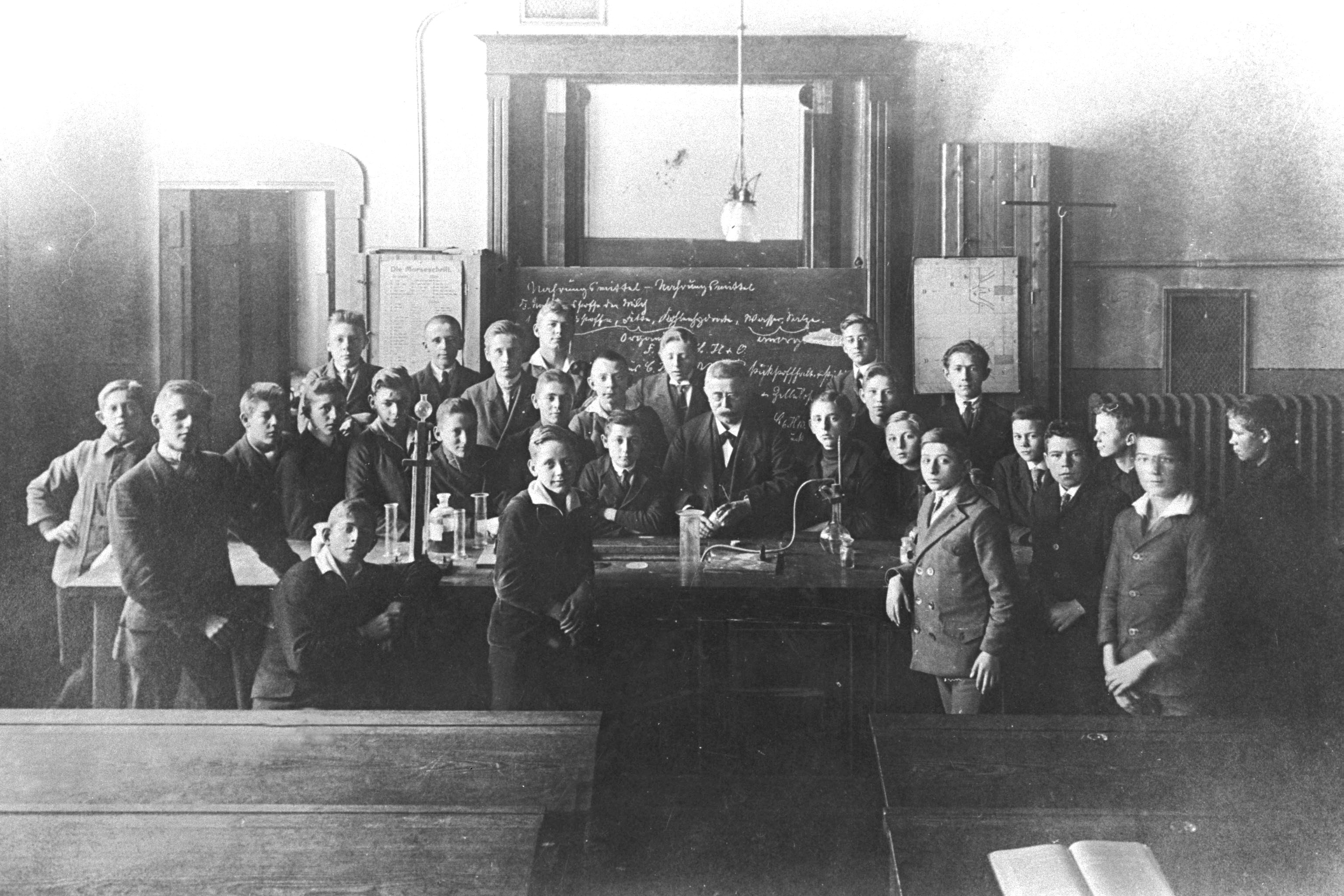 School-class 1921 hg