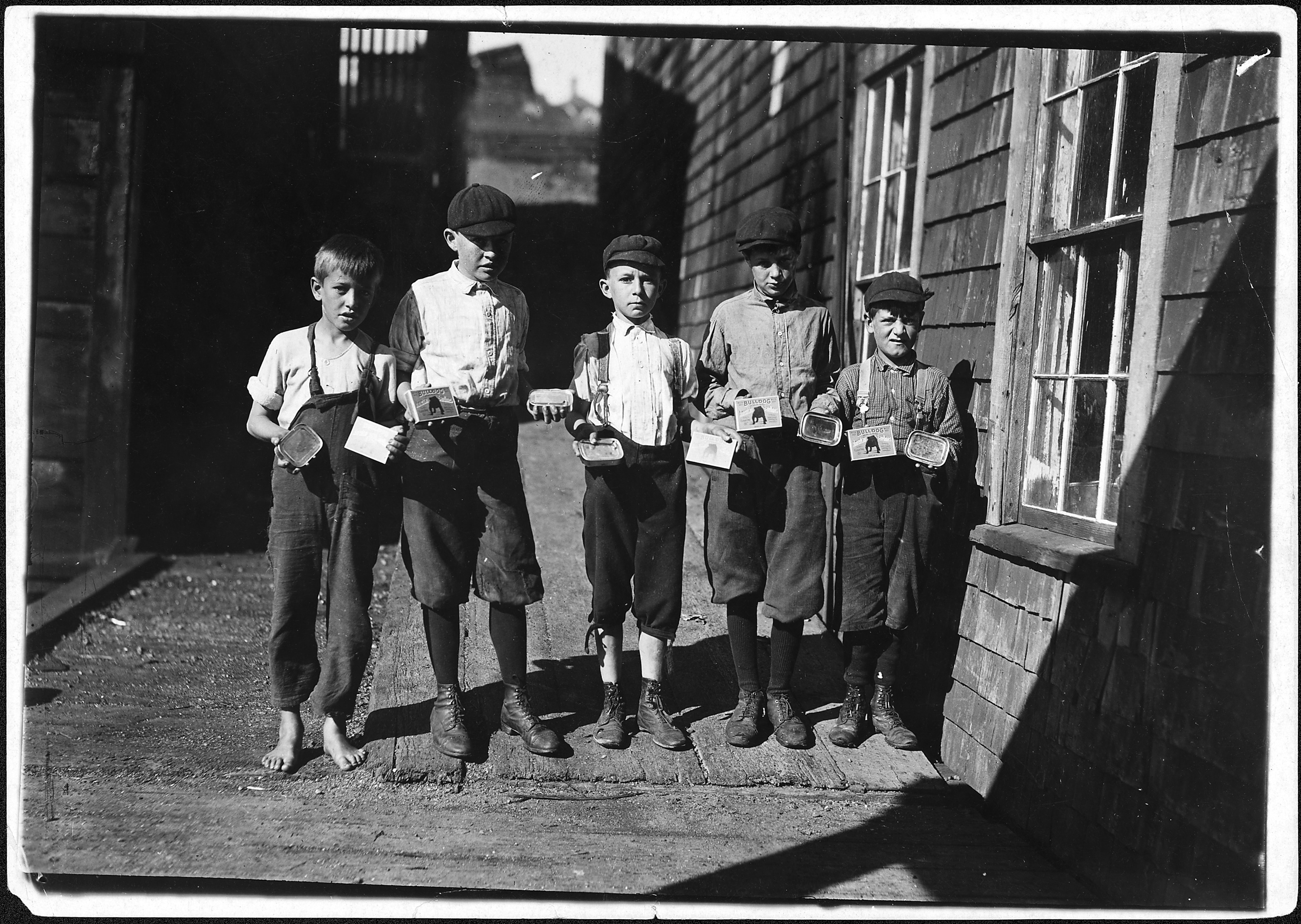 Some of the cartoners, not the youngest, at Seacoast Canning Co. Eastport, Me. - NARA - 523448
