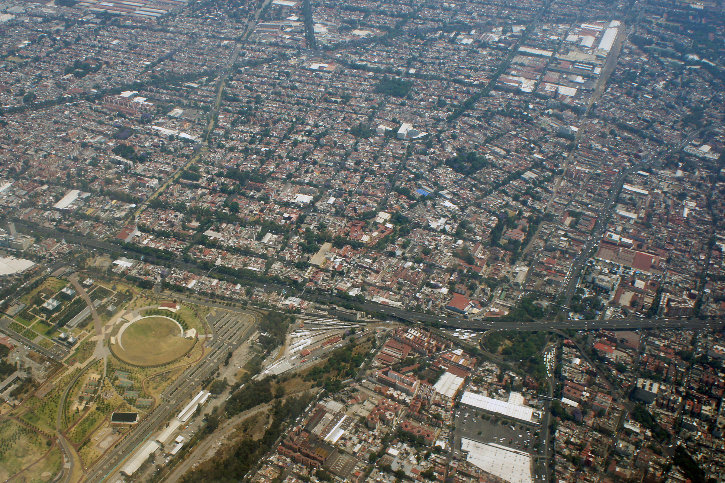Aerial view DF 03 2014 MEX 7823