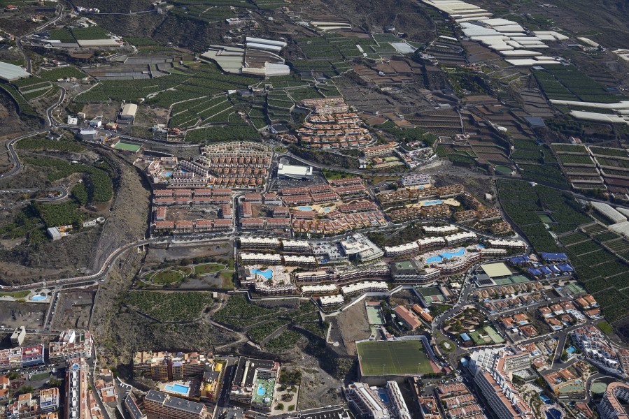 A0351 Tenerife, Los Gigantes with Hotel Blue Sea Lagos de César aerial view
