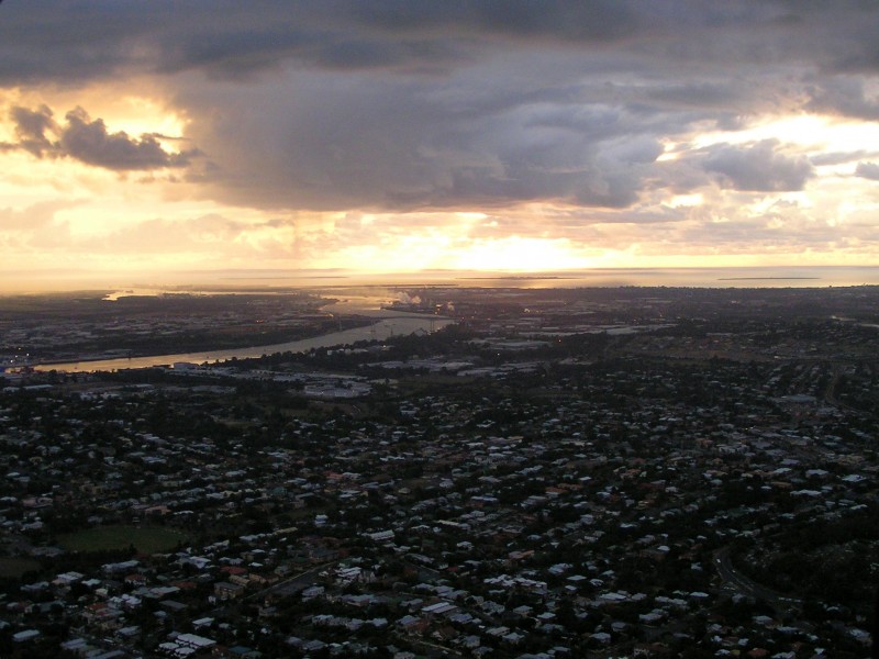 Brisbane seen from air, sunset 02