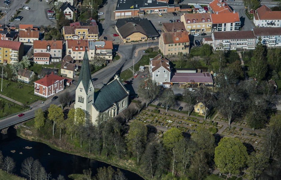 Högsby kyrka från luften