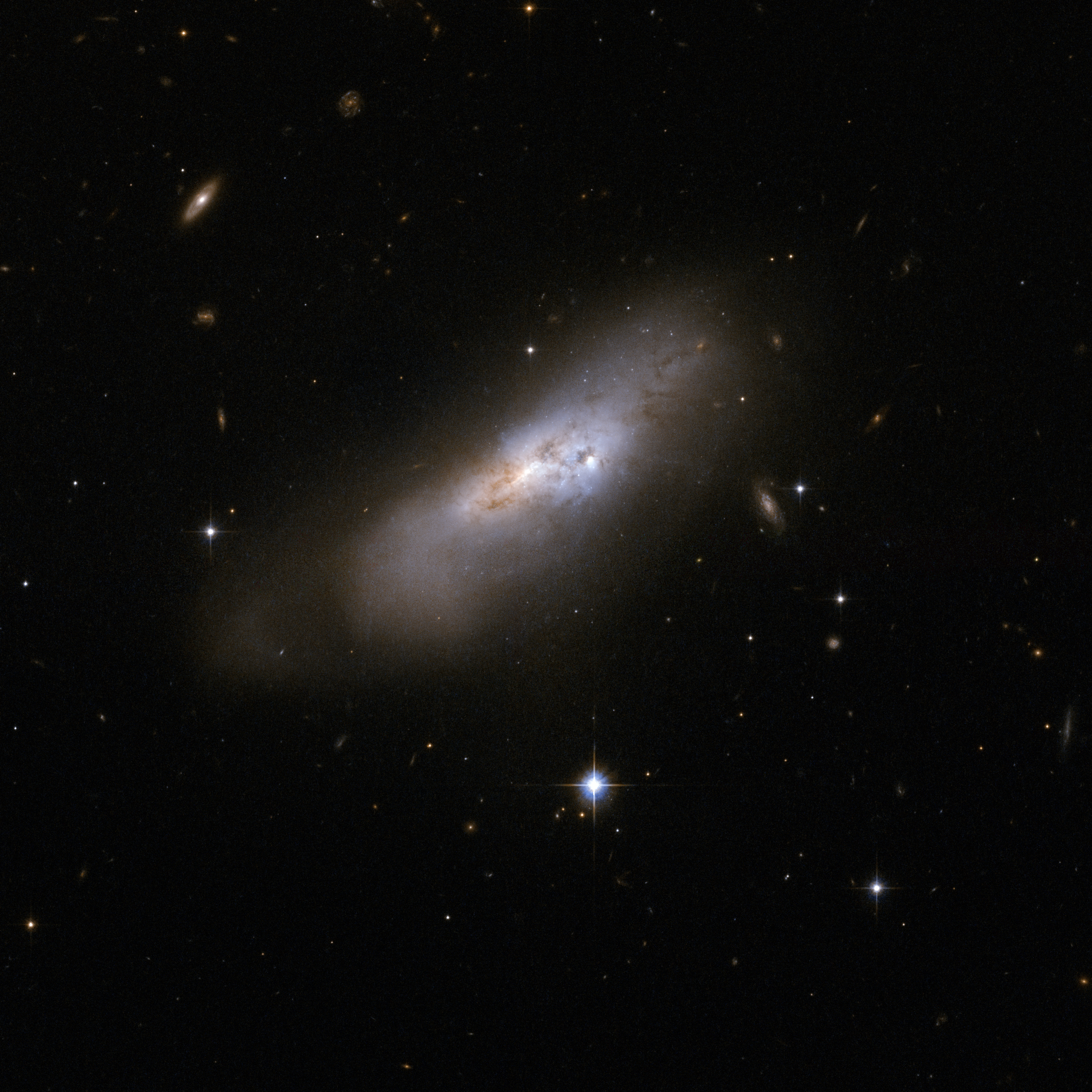 Hubble Interacting Galaxy ESO 507-70 (2008-04-24)
