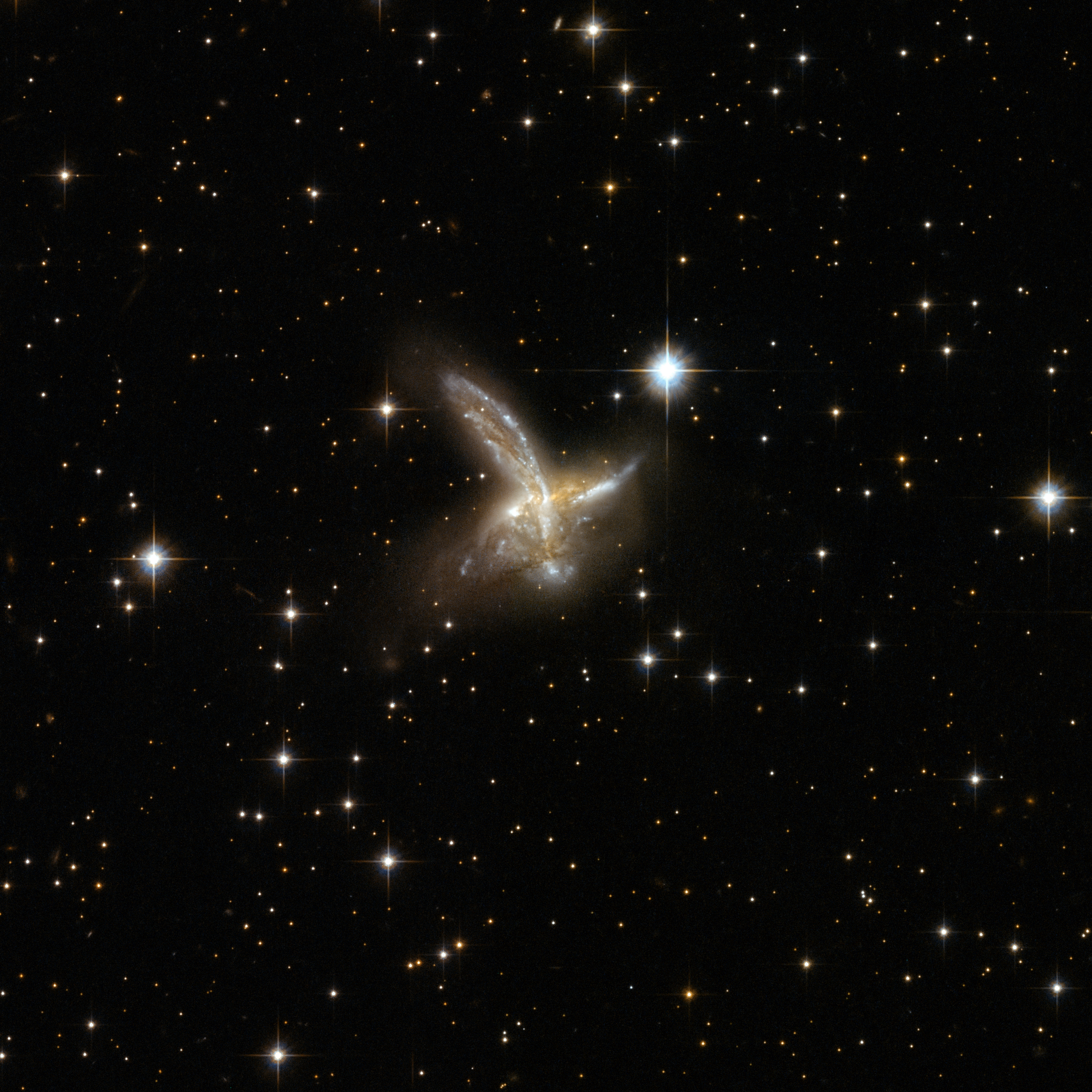 Hubble Interacting Galaxy ESO 593-8 (2008-04-24)