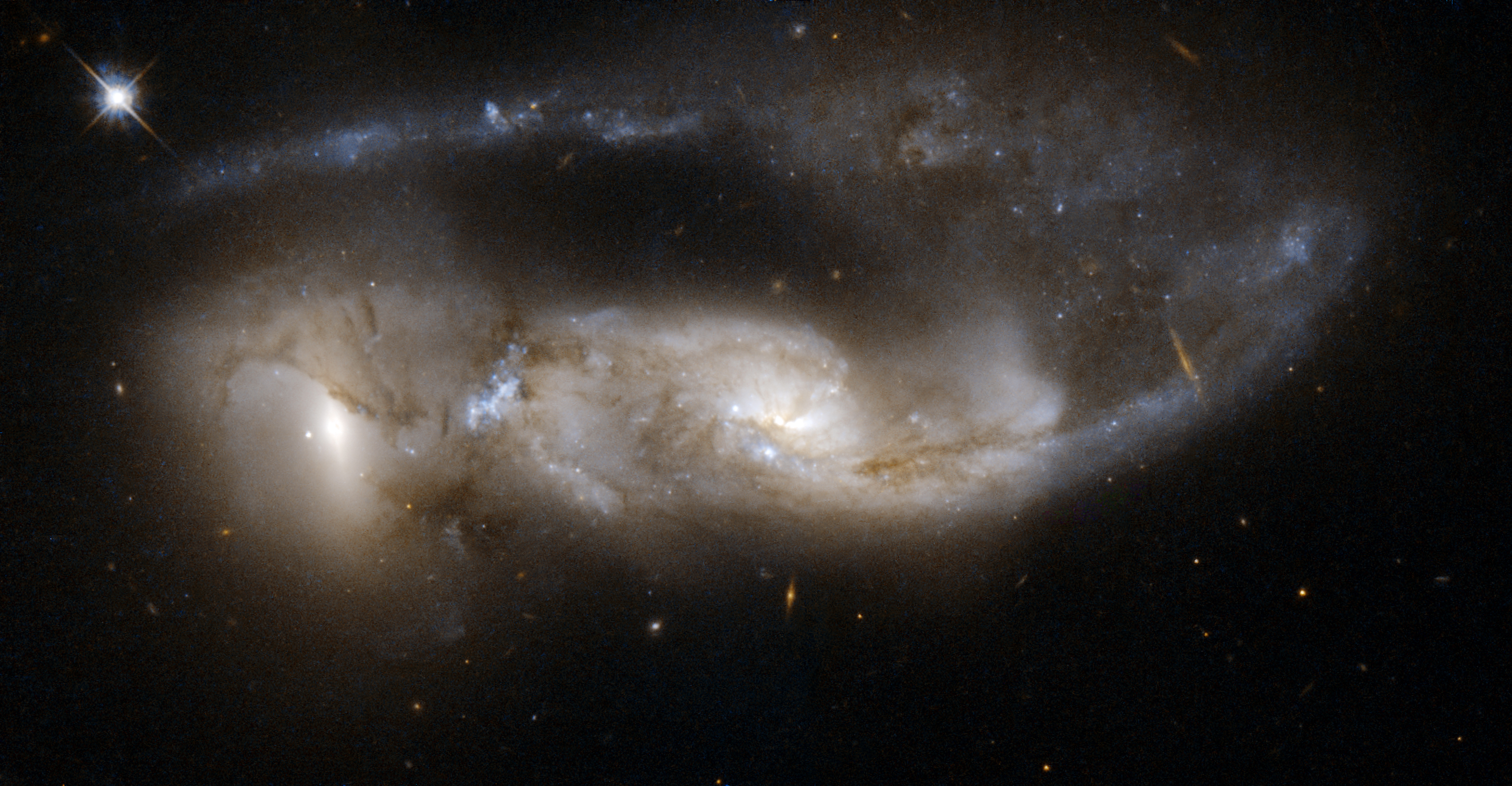 Hubble Interacting Galaxy NGC 6621 (2008-04-24)