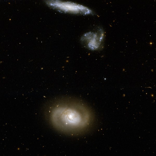 Hubble Interacting Galaxy UGC 12812 (2008-04-24)