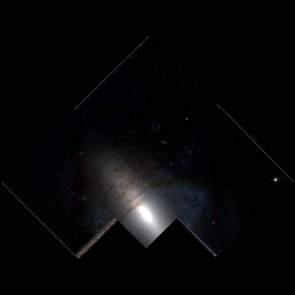 NGC2685-hst-R814G555B450