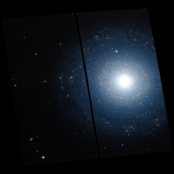 NGC7217-hst-R658GB814