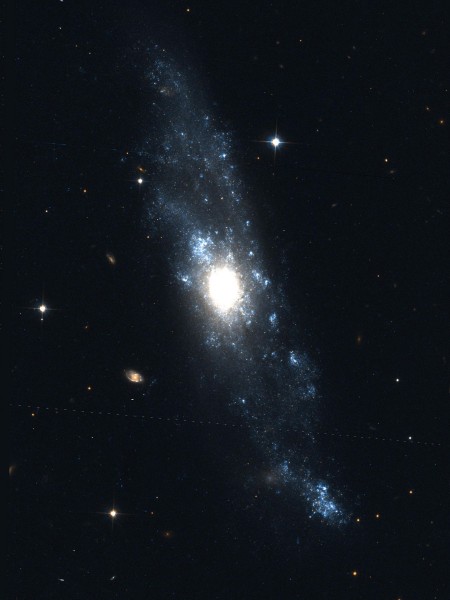 NGC 2758 Hubble WikiSky