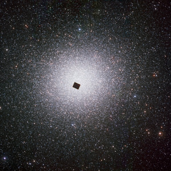 Omega Centauri Hubble 2009 field over ESO.WikiSky