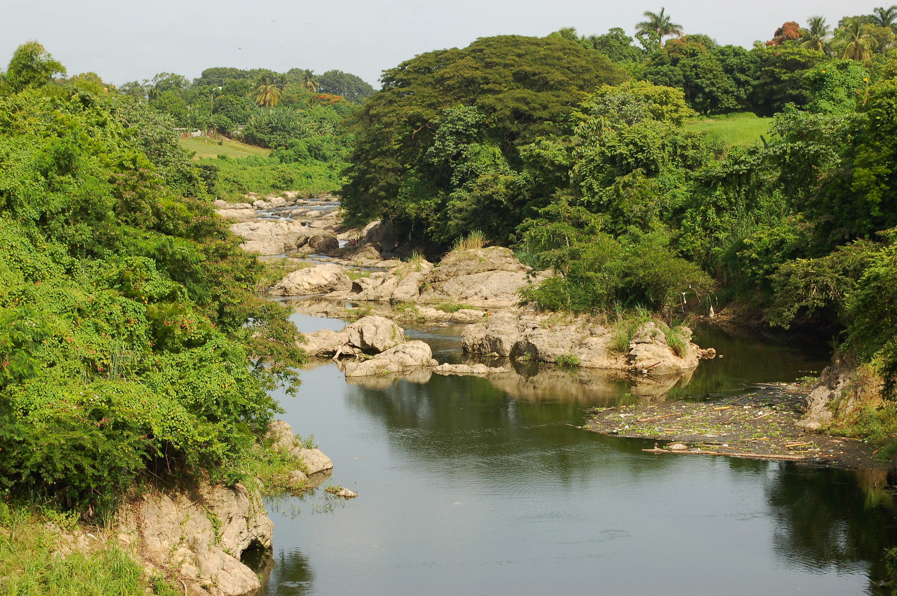 Piedras en Rio Yayabo