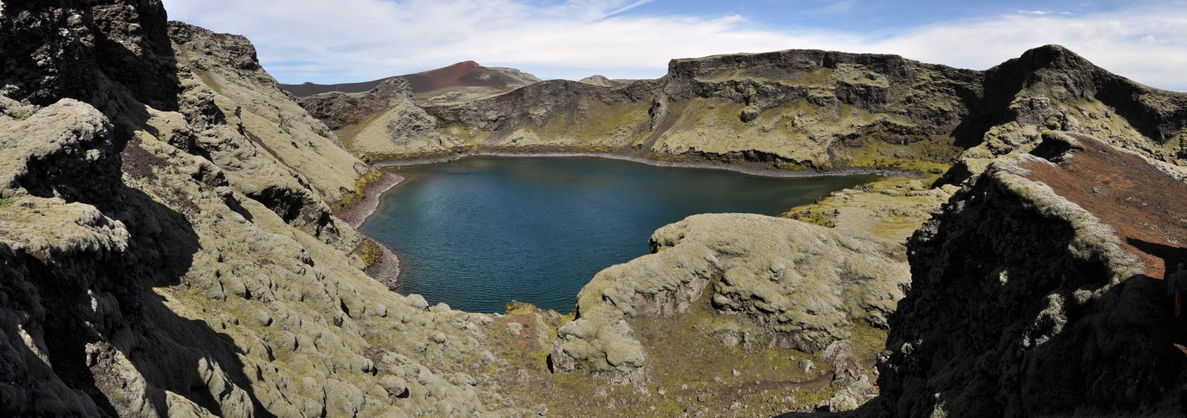 Crater inundado en Lakagigar (Islandia) - panoramio