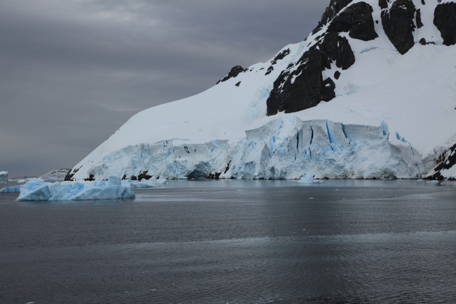 Lemaire Channel, Antarctica (6054761442)