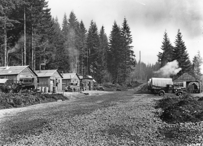 Office buildings, machine shop, road and trucks, Larch Mountain Road, W.P.A. camp (3253669741)