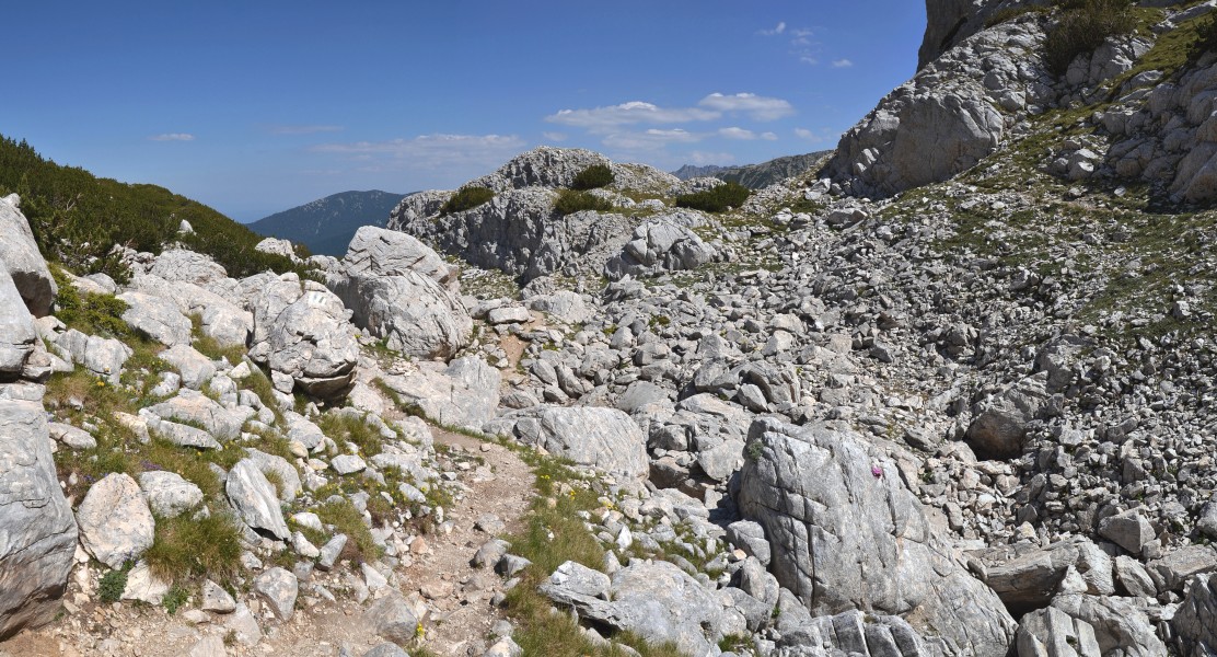 Pirin - hiking trail from Banderitsa to Kazana