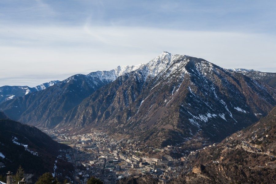 Vista de Andorra la Vieja, Andorra, 2013-12-30, DD 01
