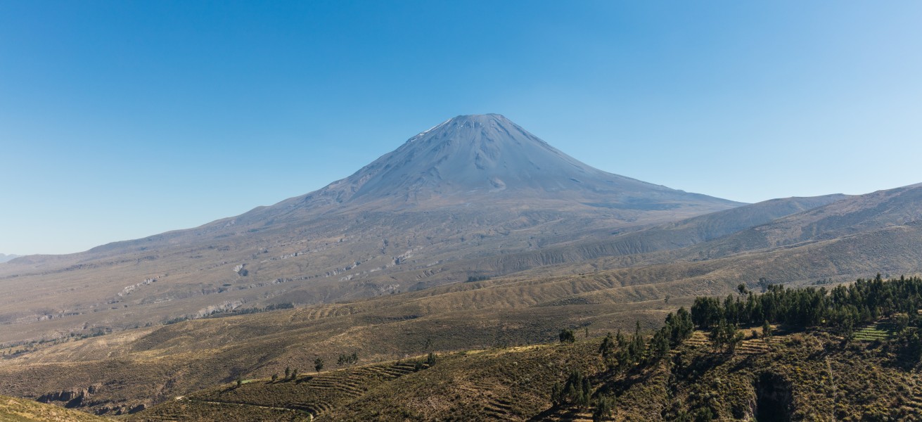 Volcán Misti desde Arequipa, Perú, 2015-08-02, DD 03
