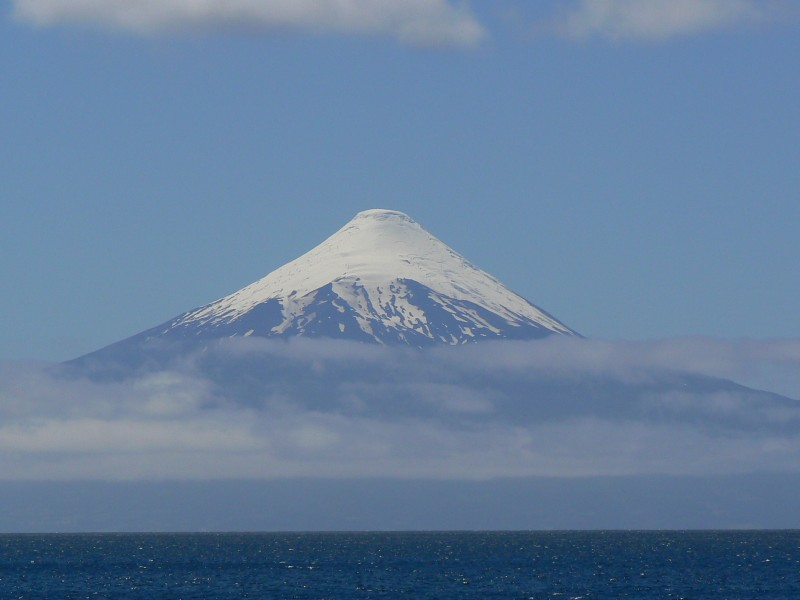 Volcan Osorno from Llanquihue (2007)