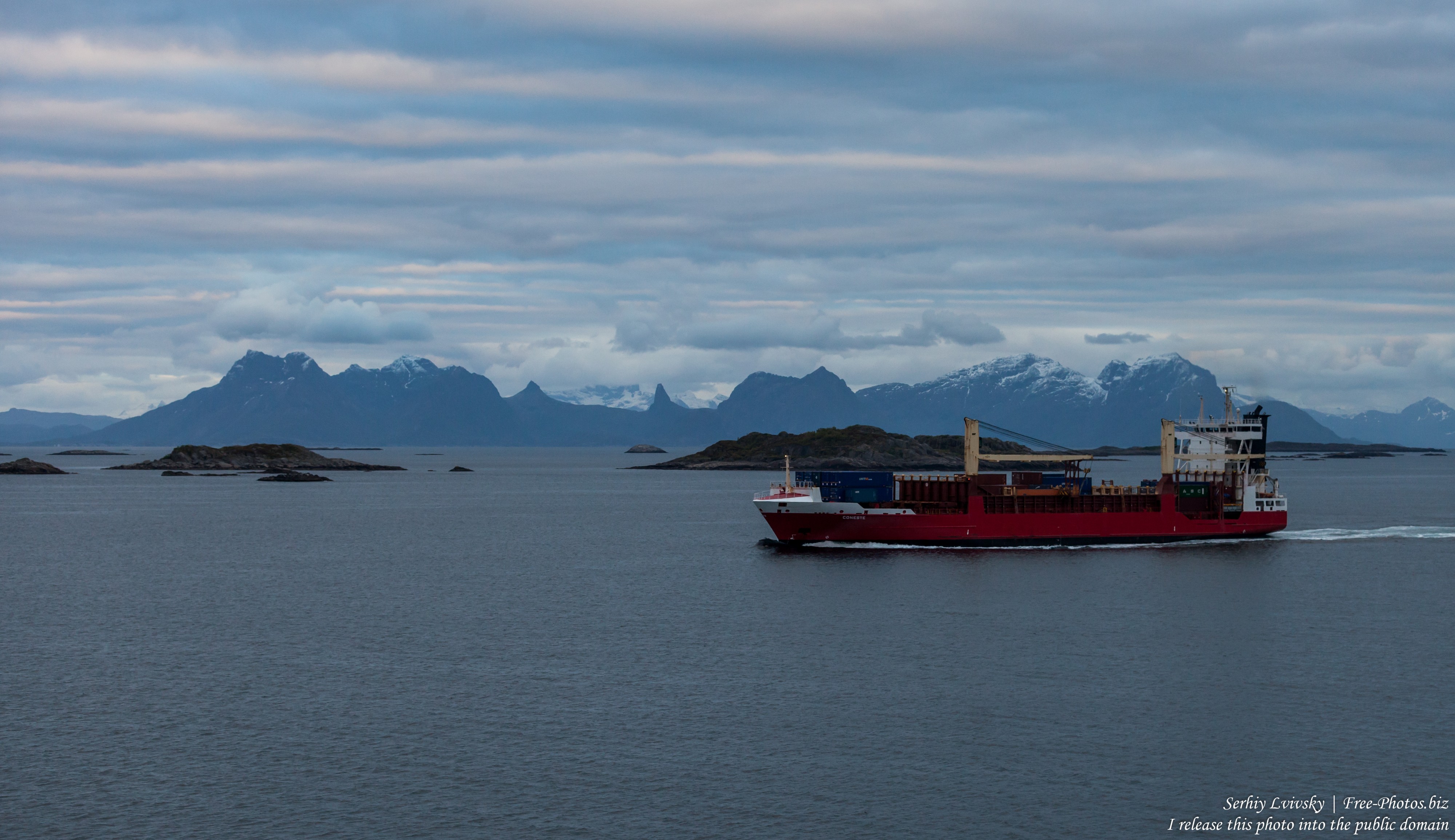 way from Svolvaer to Trollfjord, Norway, photographed in June 2018 by Serhiy Lvivsky, picture 4