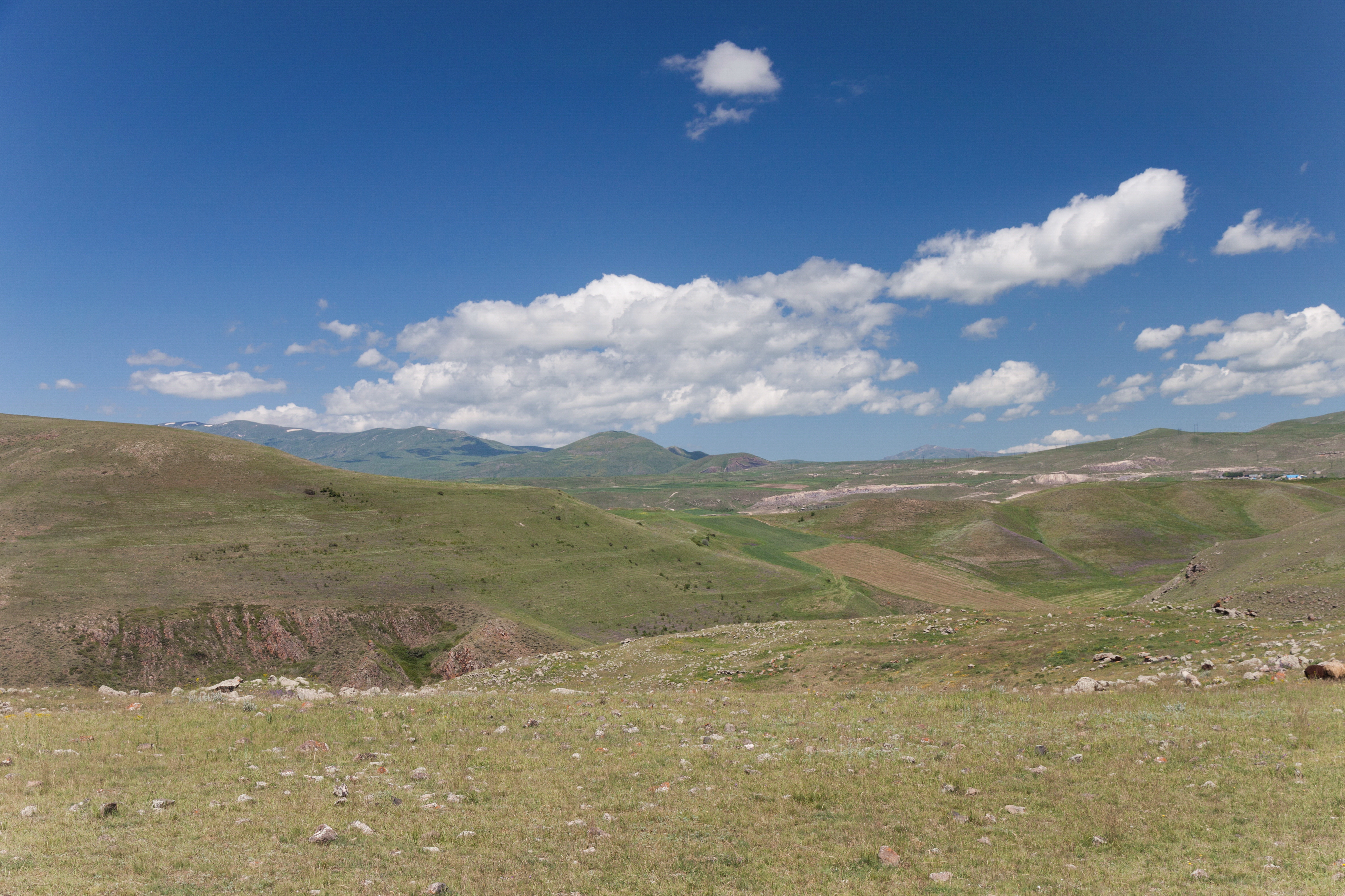 2014 Prowincja Sjunik, Zorac Karer, Widok na okoliczne wzgórza i góry (10)