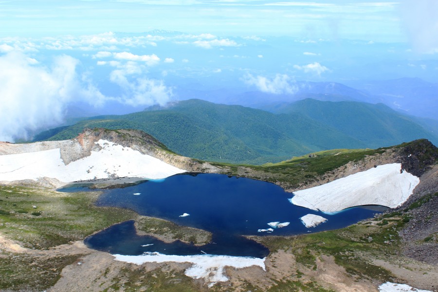 Gongen pond of Mount Norikura and Mount Haku s3