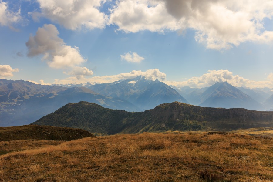 Lago Fallère, Valle d'Aosta (2415m). Zicht op de omringende alpentoppen 08