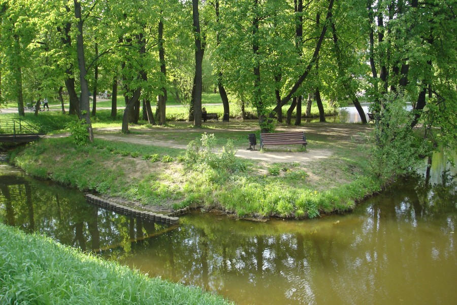 Vorontsovo manor Park. One of the ponds, part of ponds cascade