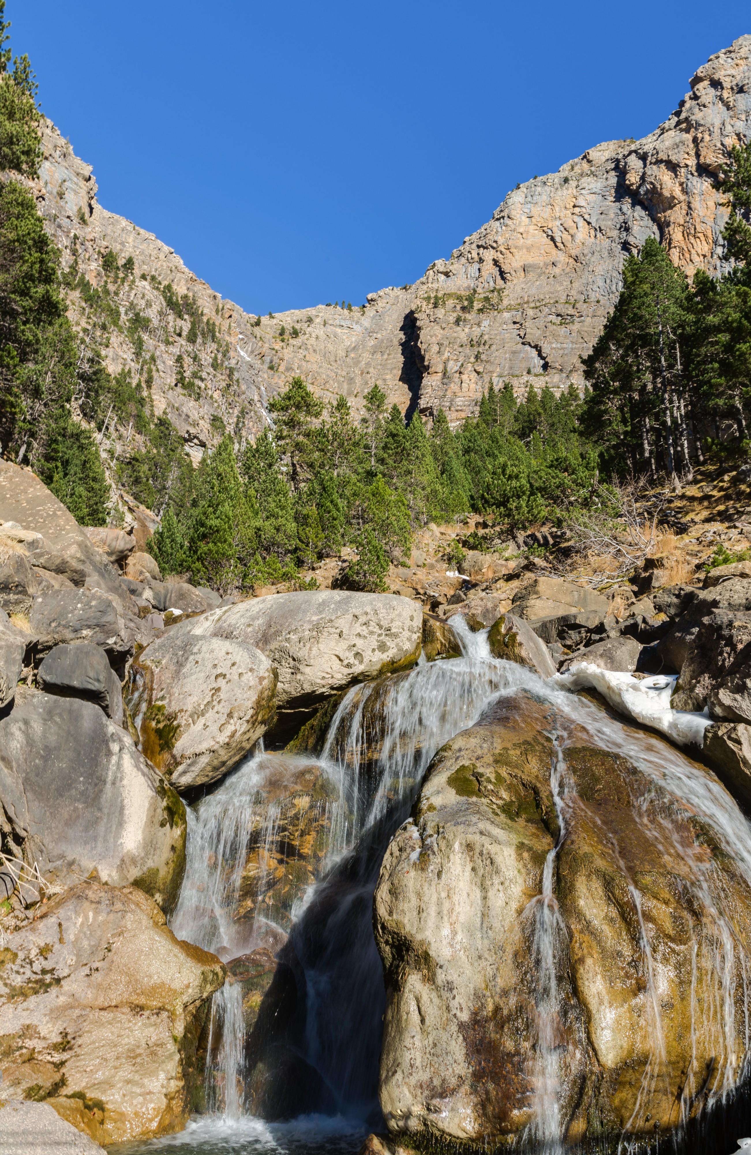 Parque nacional de Ordesa y Monte Perdido, Huesca, España, 2015-01-07, DD 11-12 HDR