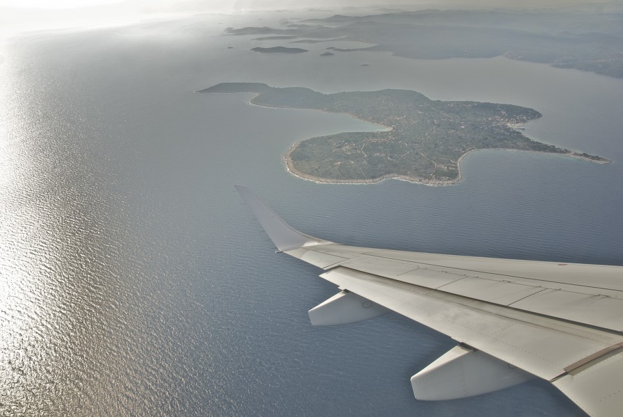 Finals of LH1412 to Split, flight over the Dalmatian coast, June 1, 2012 (7341478682)