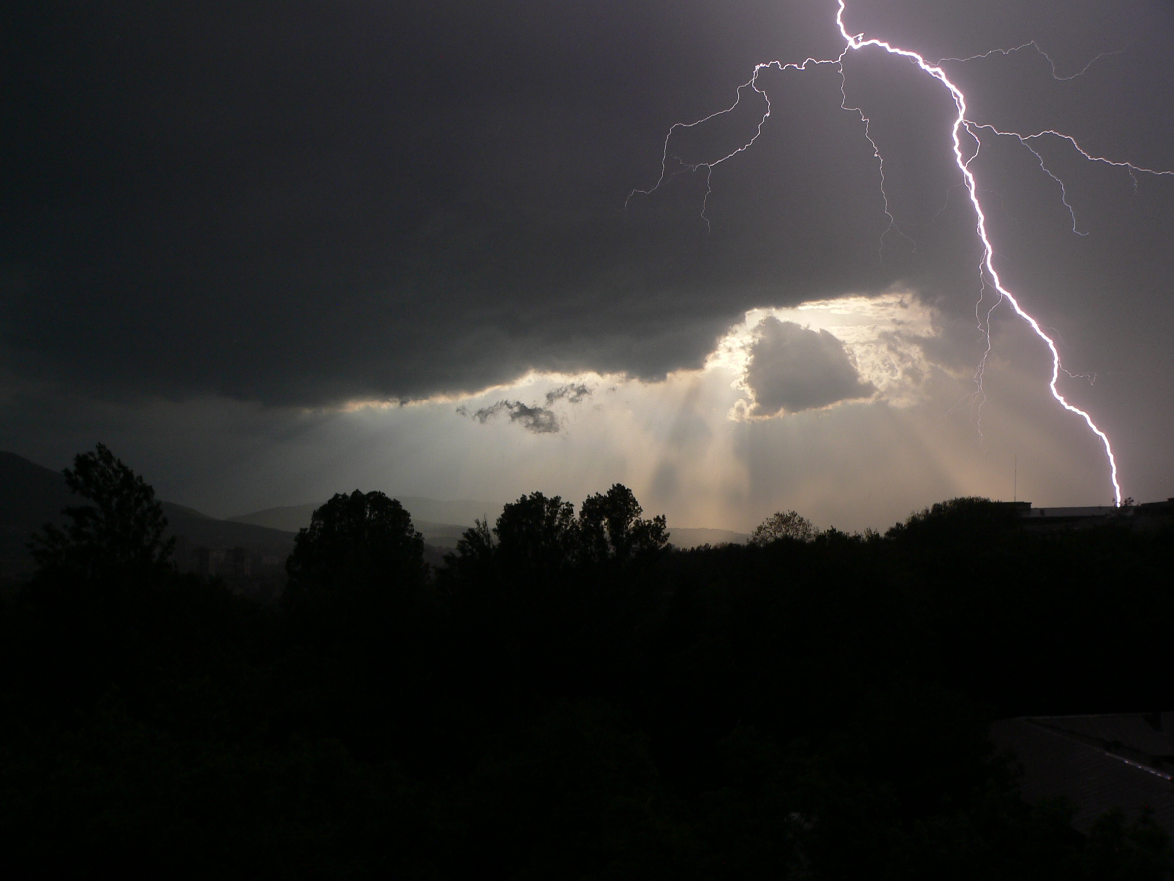 Lightning-over-Sofia