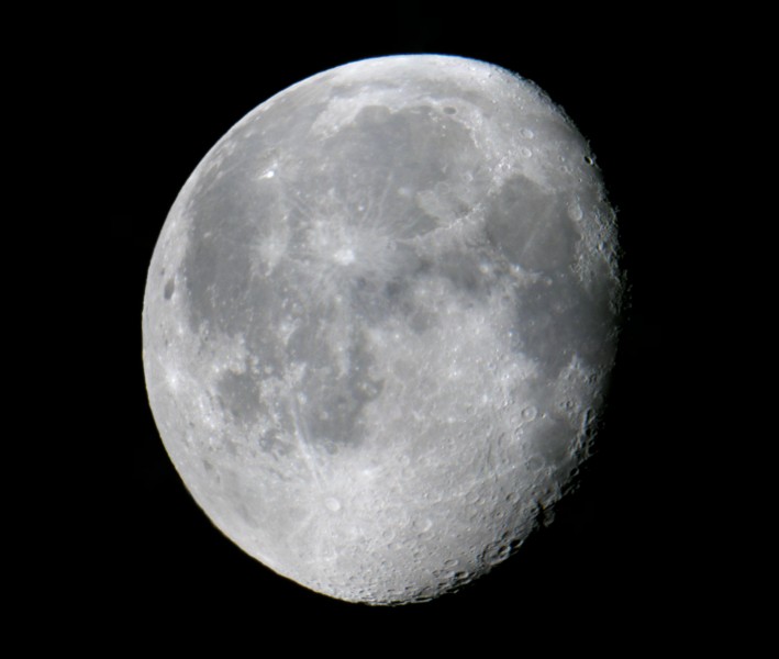 2011-10-15 21-31-00-moon