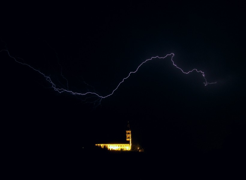 Lightning 2 Basilika Mariatrost