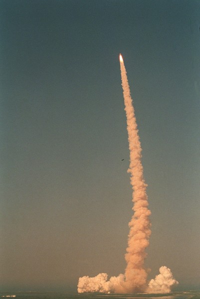 STS-105 launches from Kennedy Space Center
