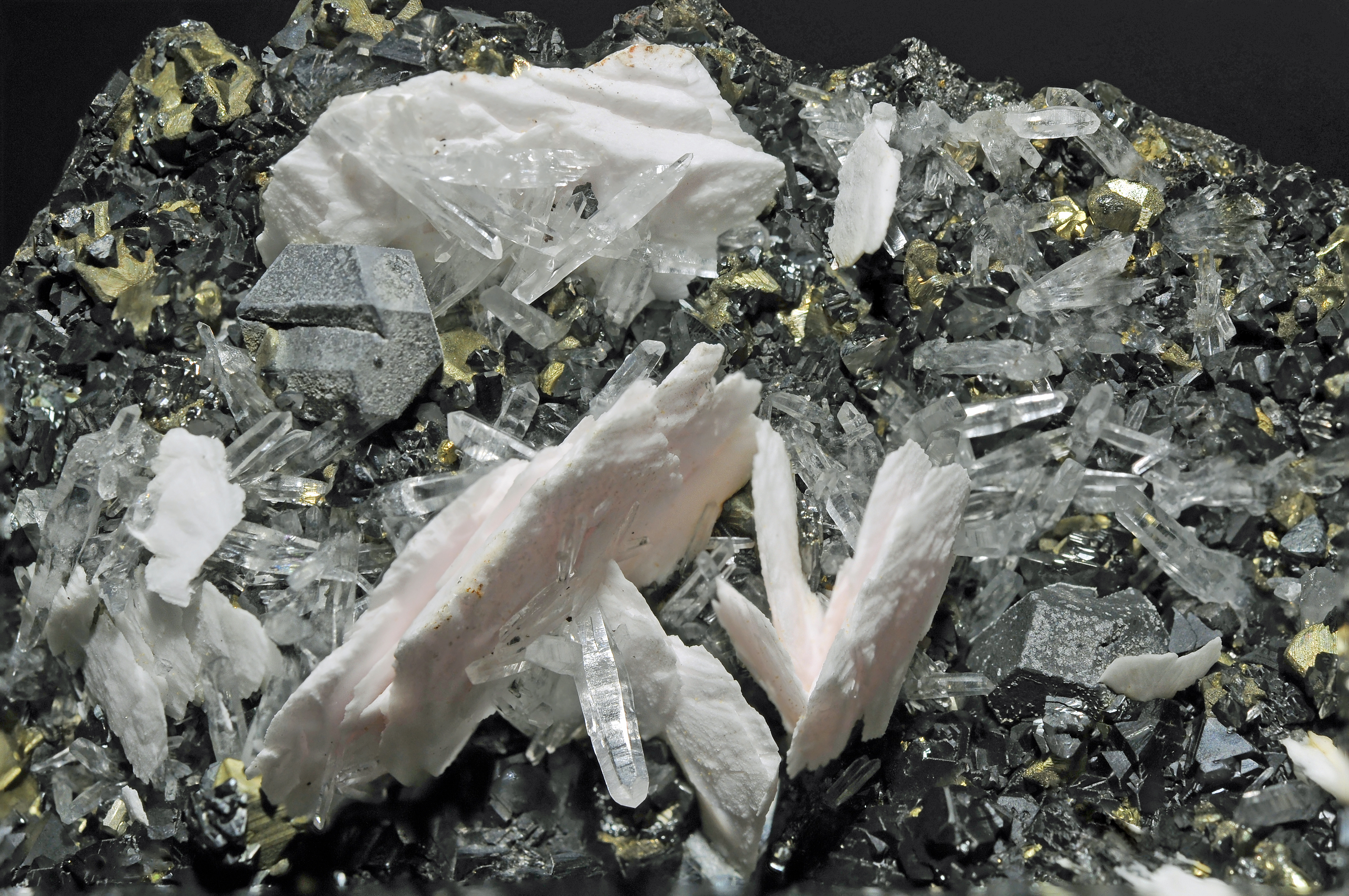 Calcite, quartz, galène, pyrite