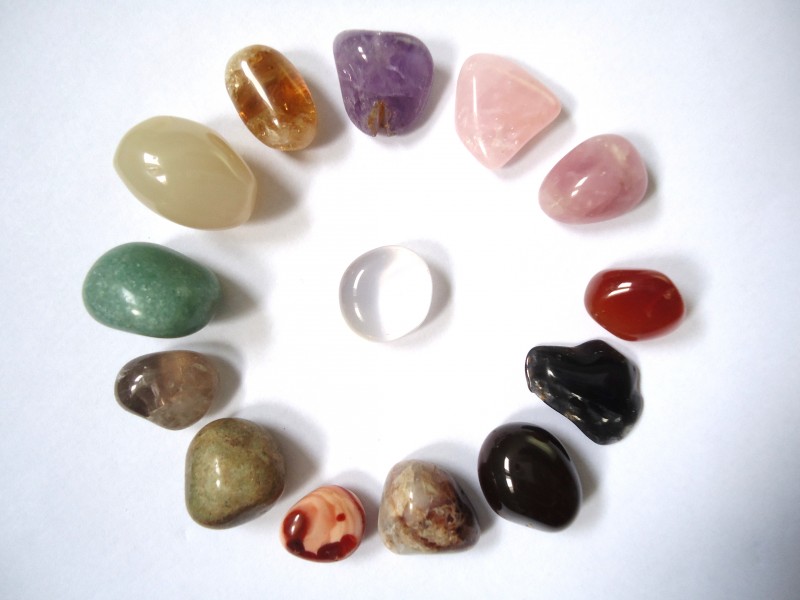 Pebbles of the quartz group