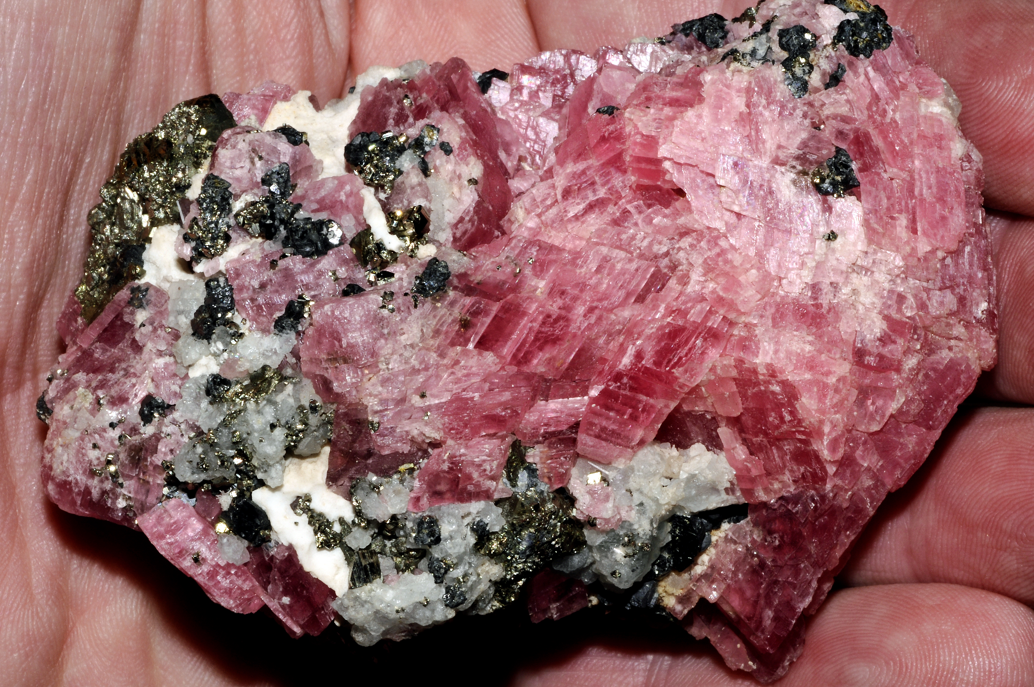 Rhodocrosite, galène, pyrite, fluorine (Chine) 