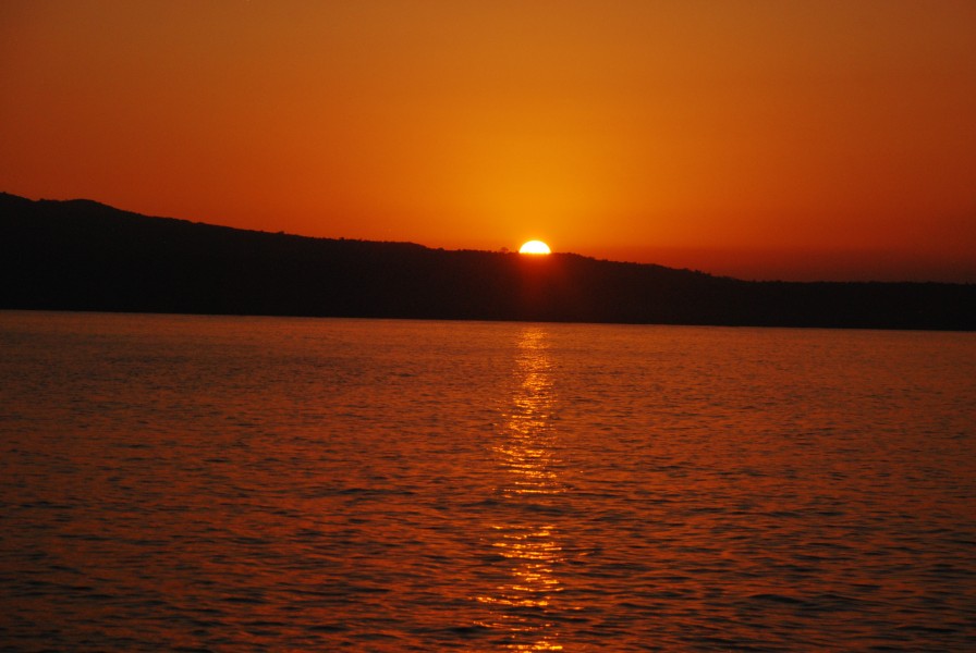 Sunset in Alor - panoramio