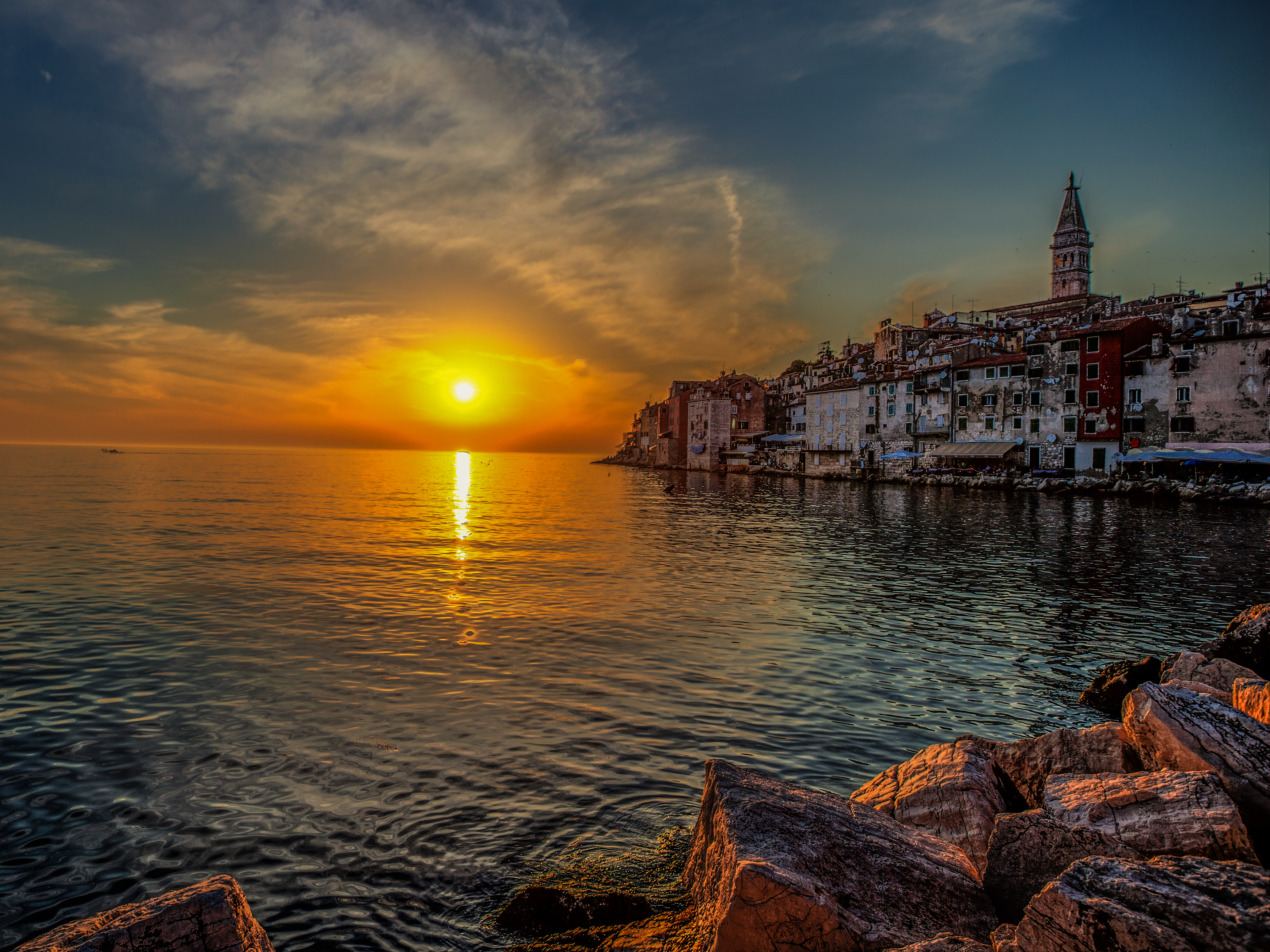 Sunset in old town Rovinj (8093140959)