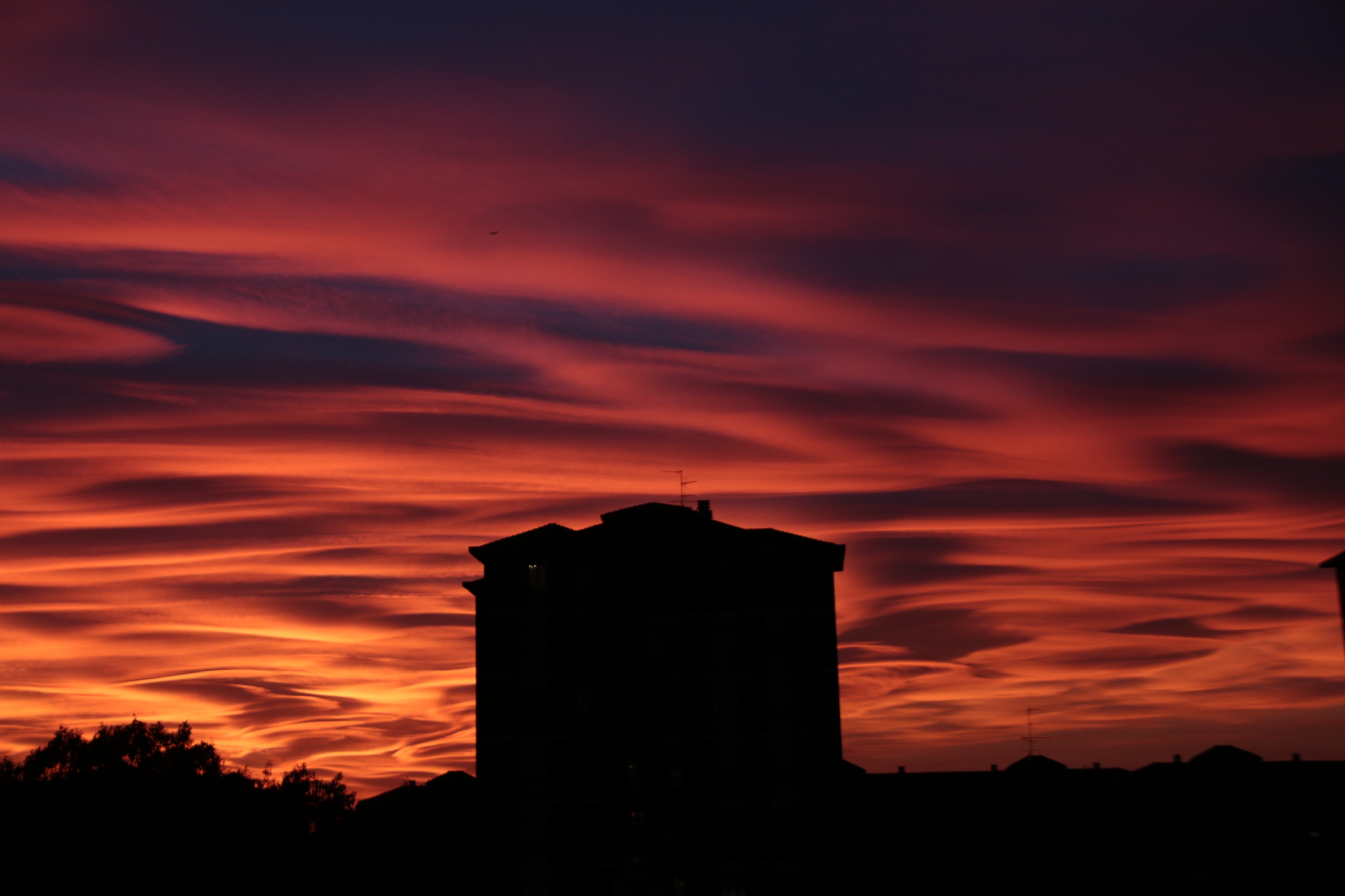 IMG 8072 - Extraordinary sunset in Milan. Photo by Giovanni Dall'Orto, October 29 2017